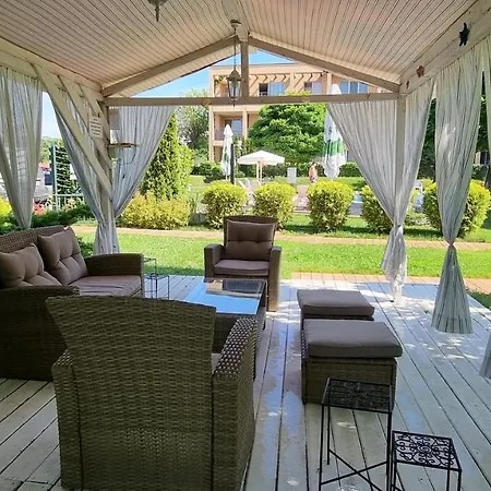 Sozopoli Hills 公寓 索佐波尔