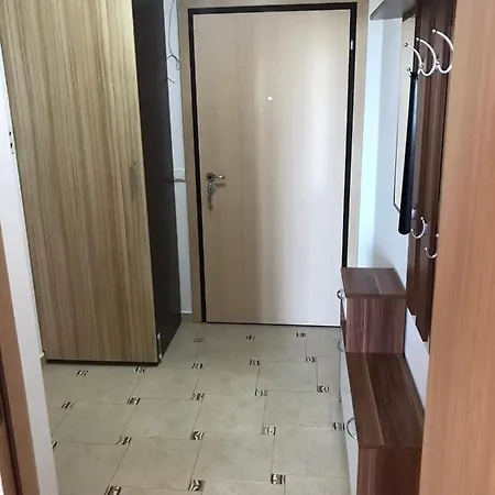 Sozopoli Hills 公寓