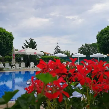 Sozopoli Hills 公寓 索佐波尔